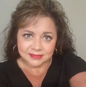 Meet your Posher, Angie